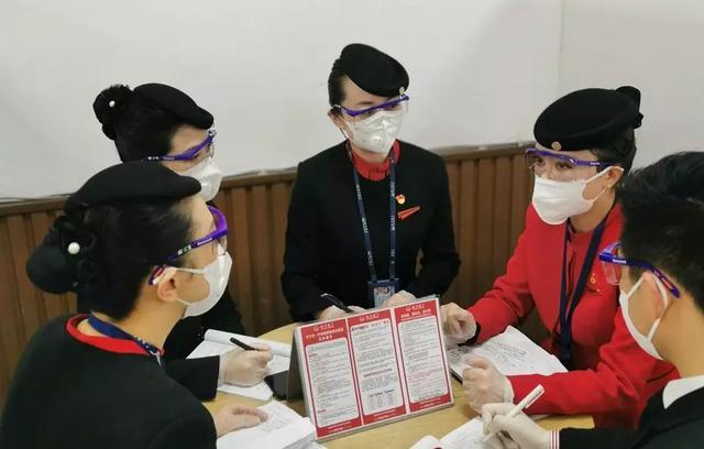 川航白金卡旅客刁难乘务组川航白金卡旅客刁难乘务组，事件分析与反思